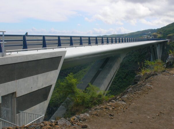 BN4 16 TONNES VINCI - EIFFEL - ILE DE LA REUNION - La route des tamarins - Viaduc de la grande ravine - 11644